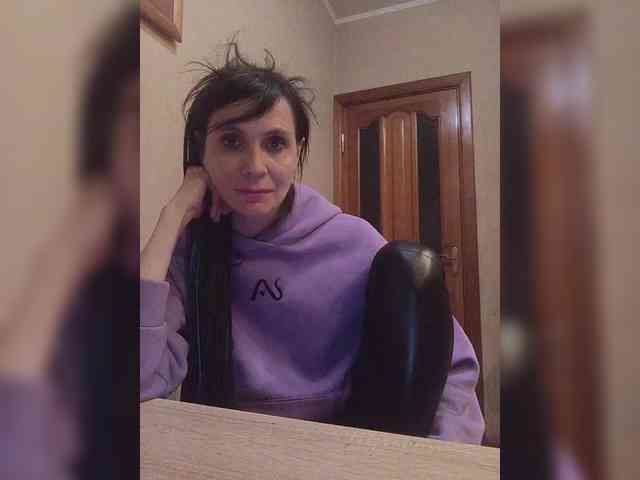 Hellenalonenochka webcam