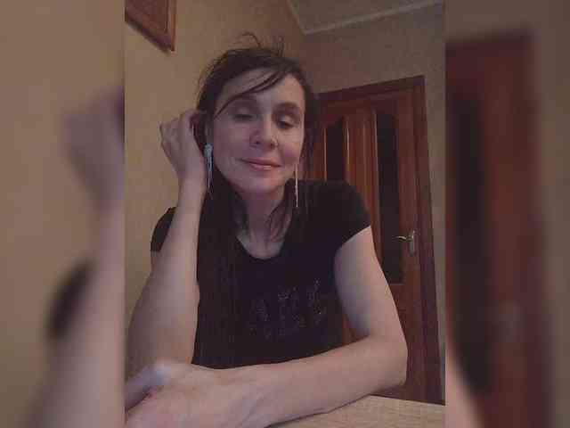 Hellenalonenochka webcam