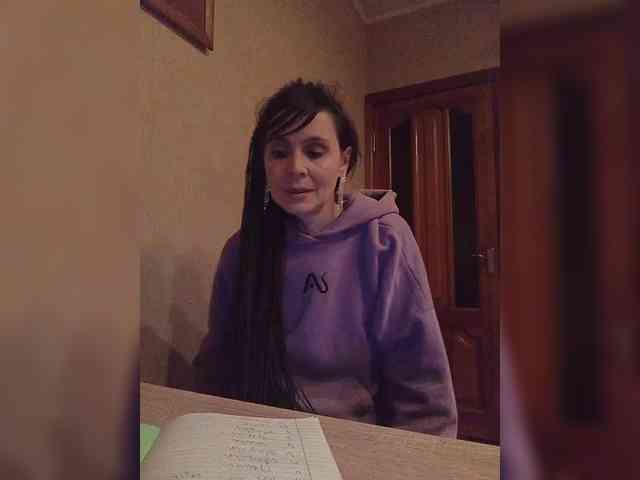 Hellenalonenochka webcam