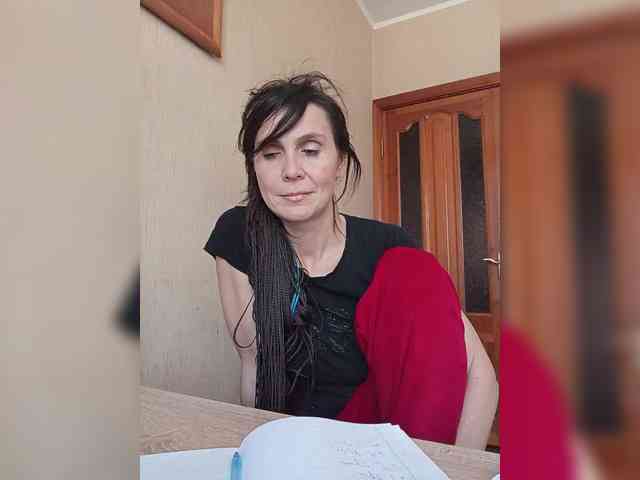 Hellenalonenochka webcam