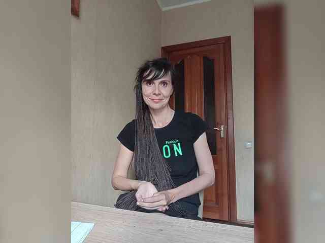 Hellenalonenochka webcam
