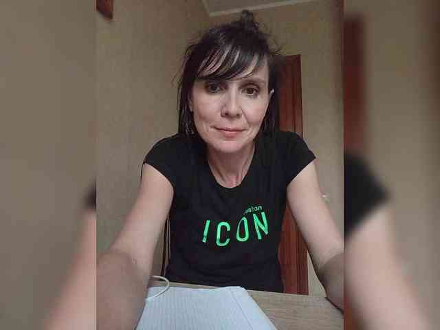 Hellenalonenochka webcam