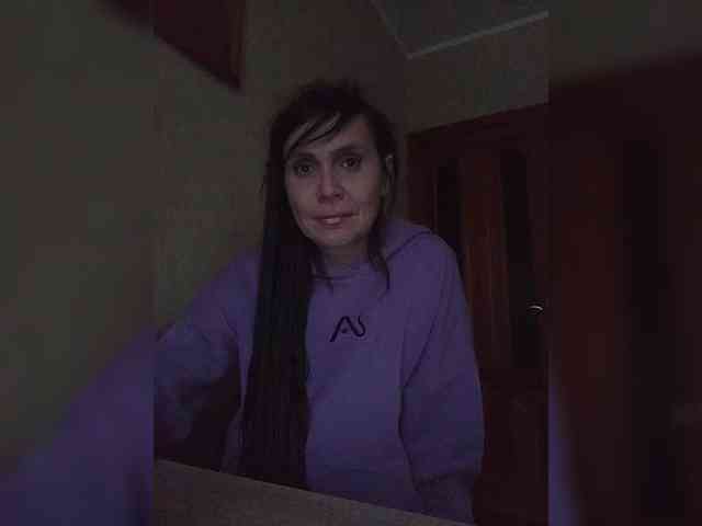 Hellenalonenochka webcam