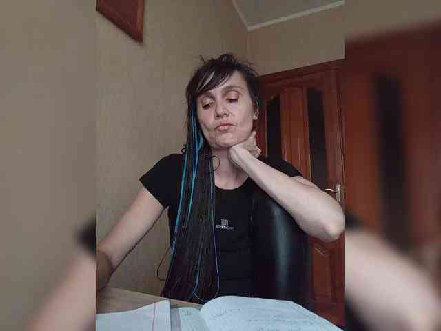Hellenalonenochka webcam