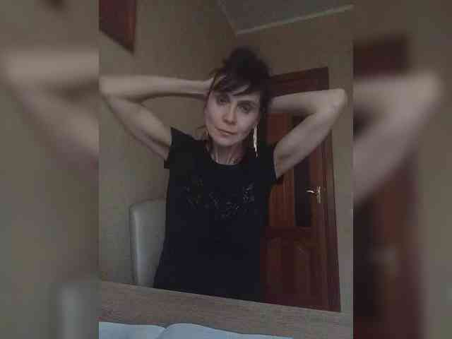 Hellenalonenochka webcam