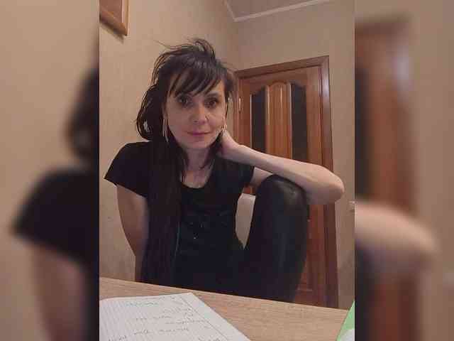 Hellenalonenochka webcam