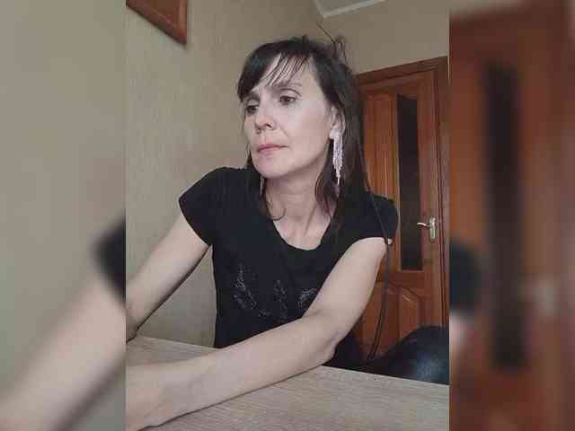 Hellenalonenochka webcam