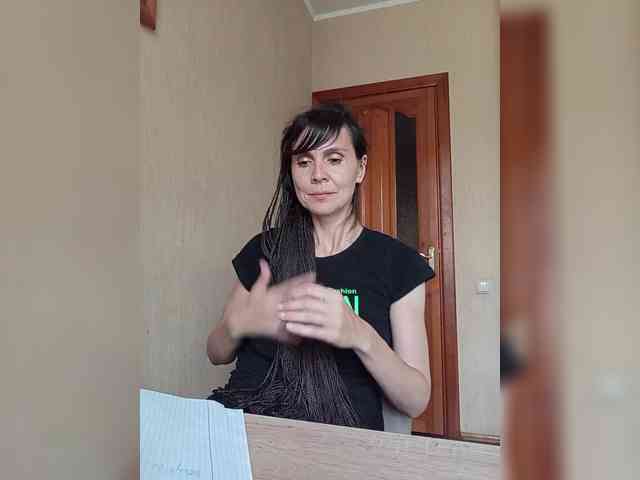 Hellenalonenochka webcam
