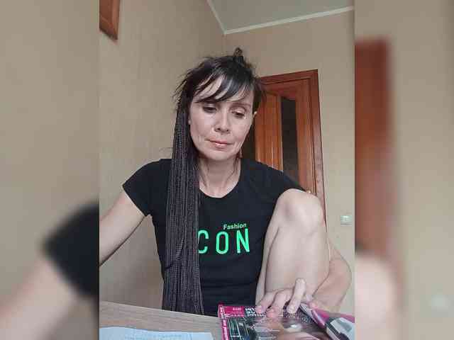 Hellenalonenochka webcam