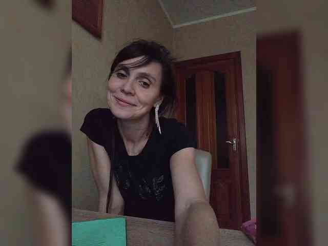 Hellenalonenochka webcam