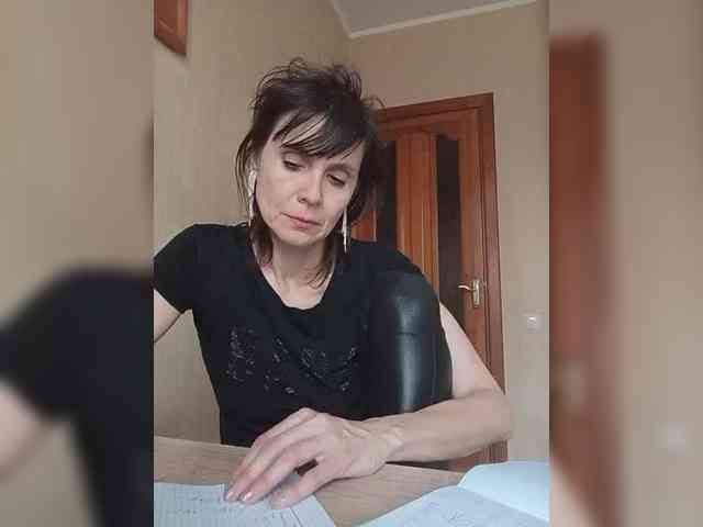 Hellenalonenochka webcam