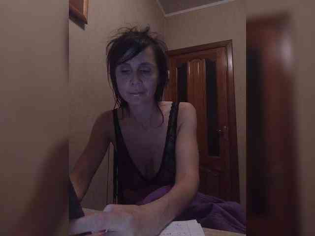 Hellenalonenochka webcam