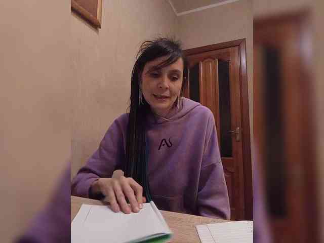 Hellenalonenochka webcam