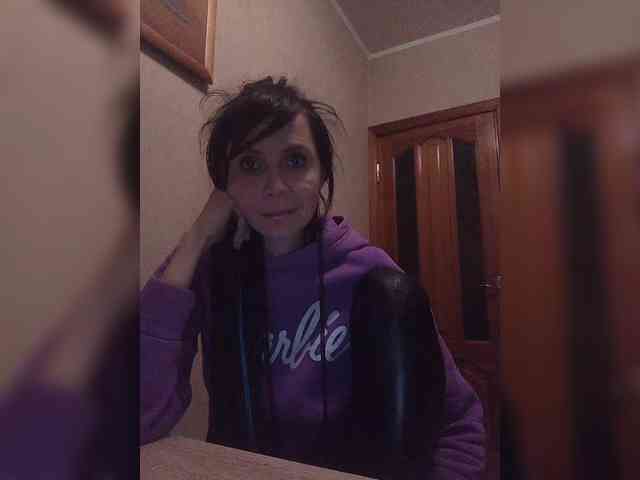 Hellenalonenochk... Live Webcam on BongaCams