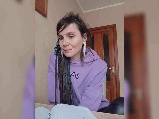 Hellenalonenochka webcam