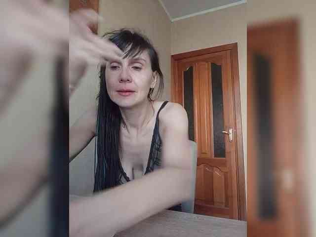 Hellenalonenochka webcam