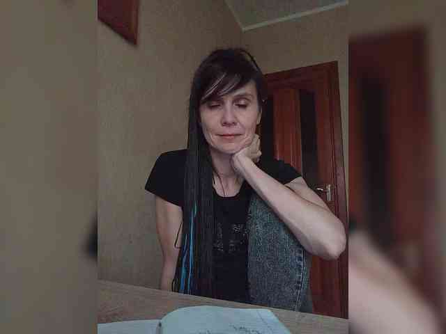 Hellenalonenochka webcam