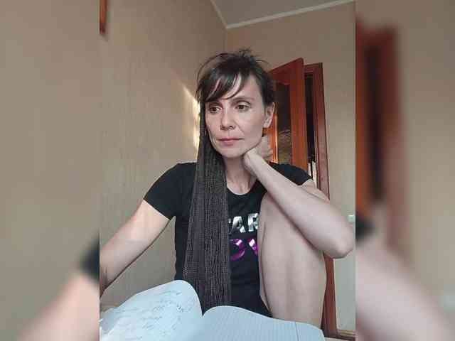 Hellenalonenochka webcam