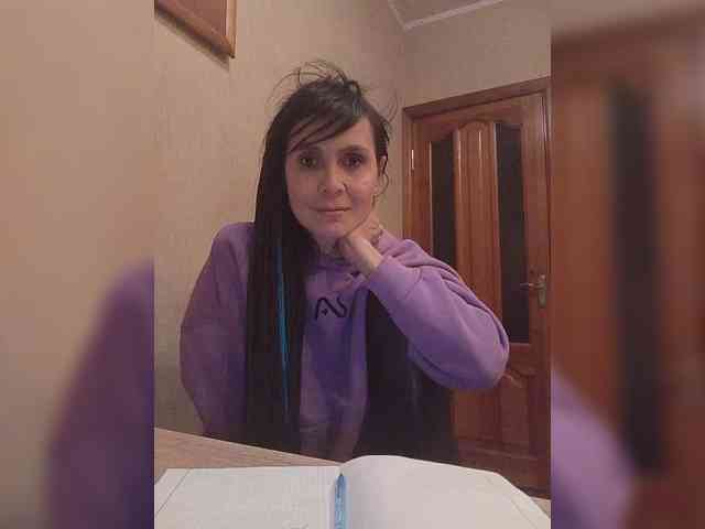 Hellenalonenochka webcam