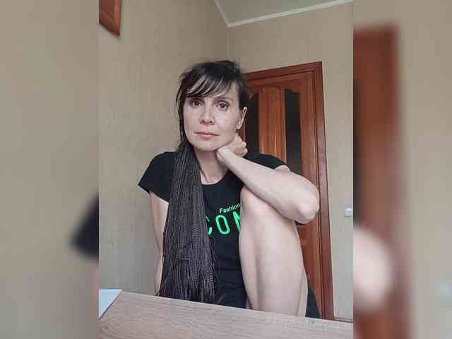 Hellenalonenochka webcam