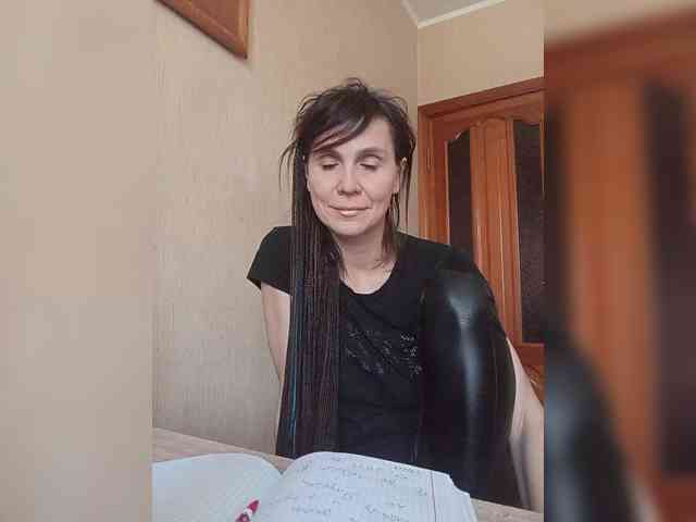 Hellenalonenochka webcam