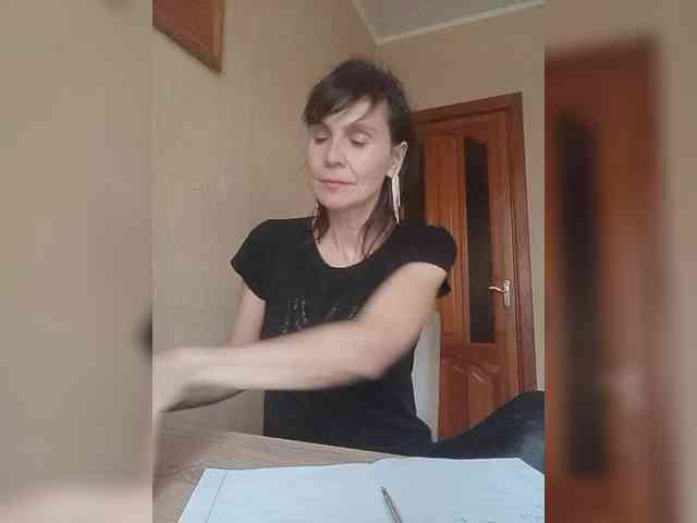 Hellenalonenochka webcam