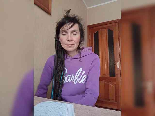 Hellenalonenochka webcam