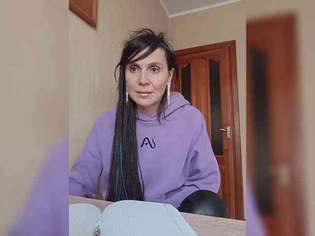 Hellenalonenochka webcam