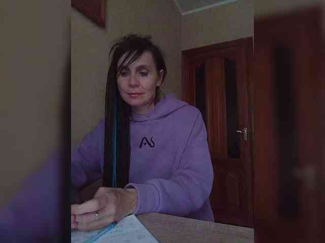 Hellenalonenochka webcam