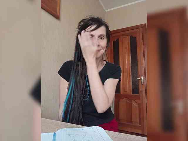 Hellenalonenochka webcam