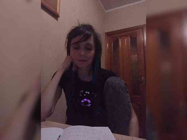 Hellenalonenochka webcam