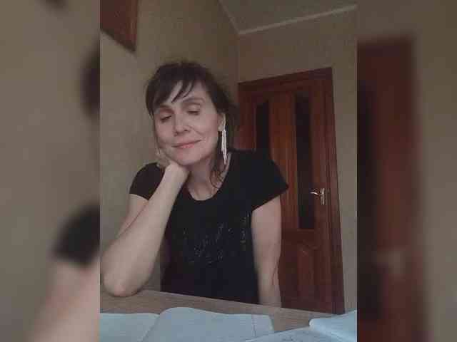 Hellenalonenochka webcam