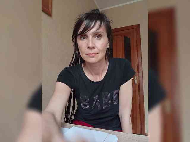 Hellenalonenochka webcam