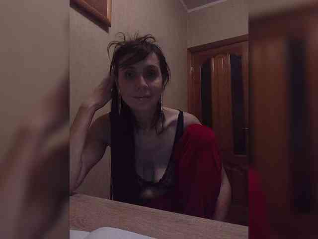 Hellenalonenochka webcam