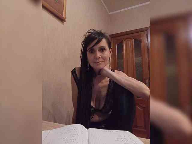 Hellenalonenochka webcam