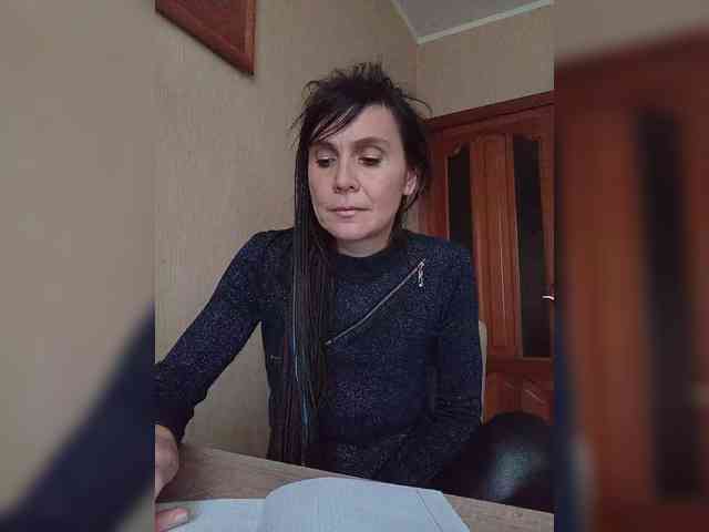 Hellenalonenochka webcam