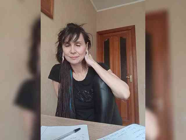 Hellenalonenochka webcam