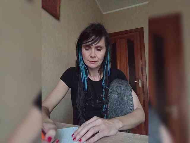 Hellenalonenochka webcam