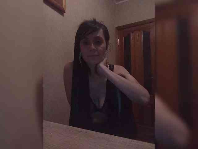 Hellenalonenochka webcam