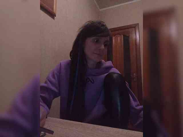 Hellenalonenochka webcam