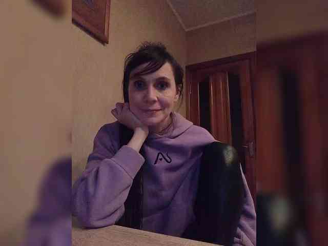 Hellenalonenochka webcam