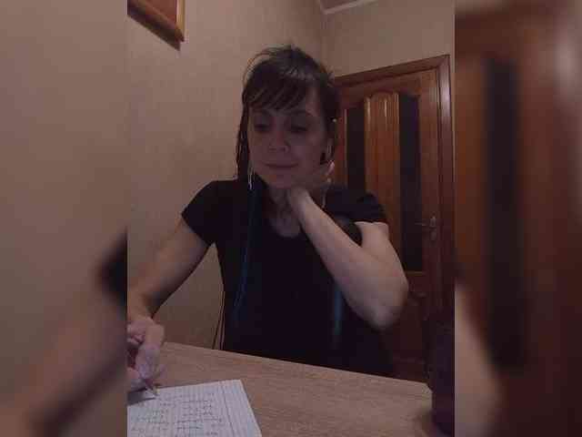 Hellenalonenochk... Live Webcam on BongaCams