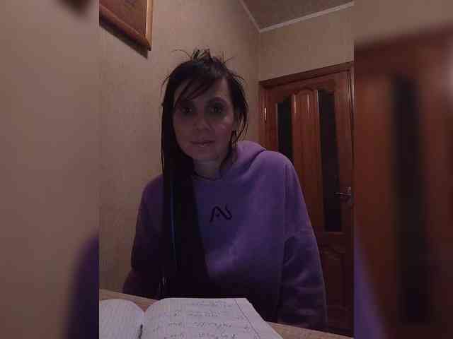 Hellenalonenochka webcam