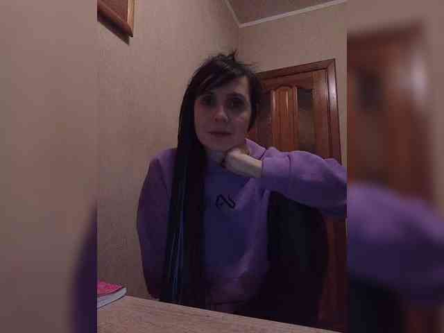 Hellenalonenochka webcam