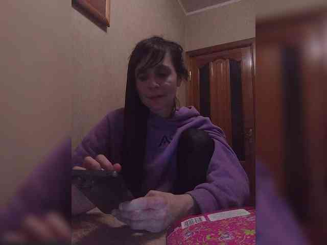 Hellenalonenochka webcam