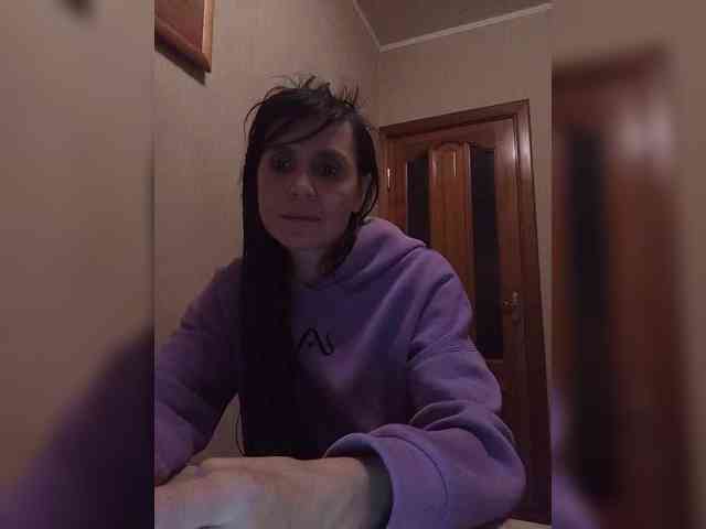 Hellenalonenochka webcam