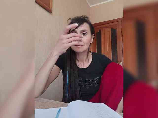 Hellenalonenochka webcam