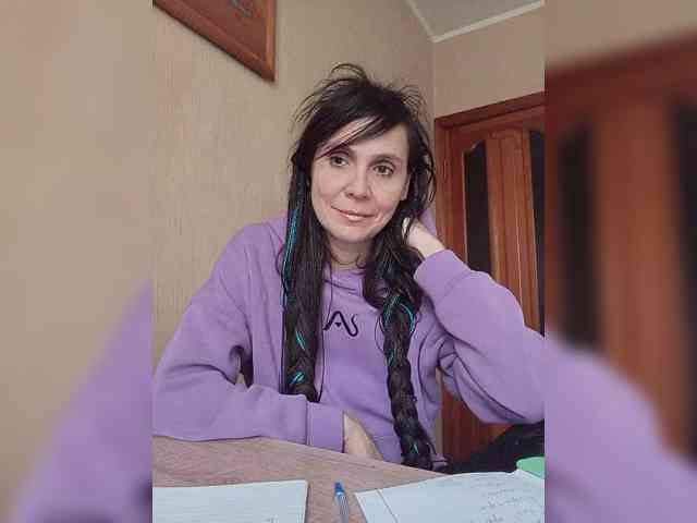 Hellenalonenochka webcam