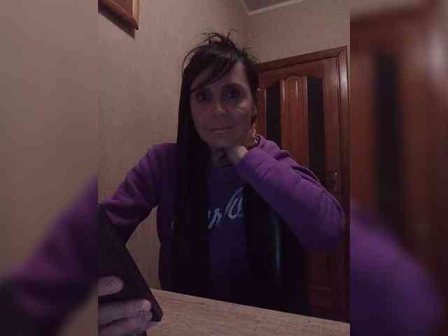 Hellenalonenochka webcam