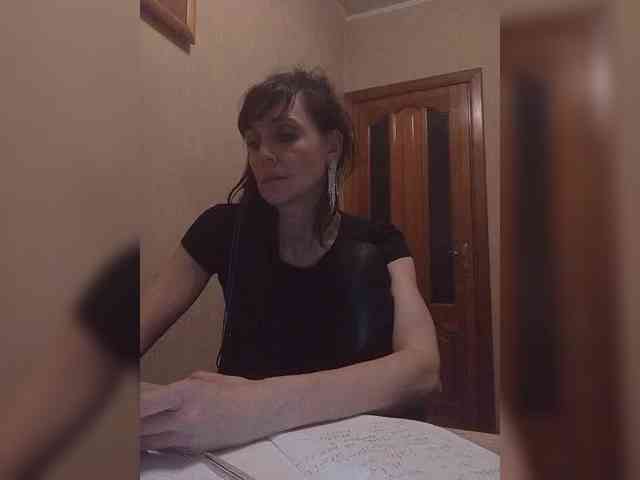 Hellenalonenochka webcam